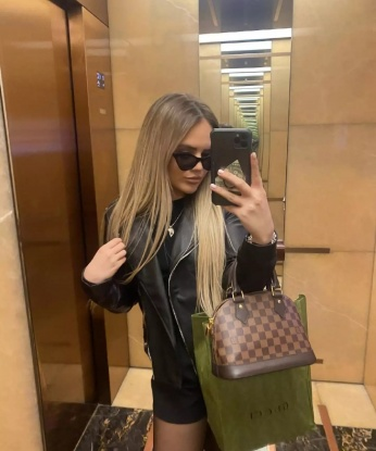 Живу в Москве и готова подарить тебе незабываемые моменты. Позволь мне провести тебя по миру наслаждения и удовольствия. Мои услуги включают классический секс, оральные ласки, массаж и откровенные фантазии. Я уверена, что мои нежные руки и страстное тело оставят тебя довольным и жаждущим большего. Посмотри мои фото - они полностью соответствуют реальности. У меня есть положительные отзывы от предыдущих клиентов, которые оценили мою сексуальность и профессионализм. Позвони мне сейчас, и я обещаю, что не пожалеешь о своем выборе. 🌹🔥💋 Верочка